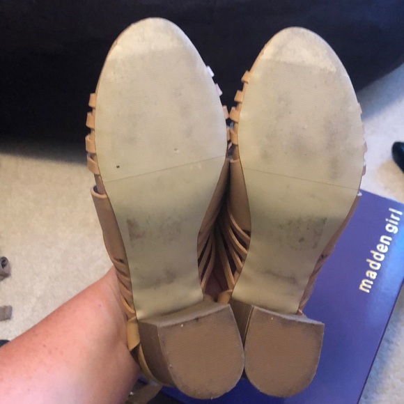 Madden Girl *Almost new* tan block heels size 8 - Picture 4 of 4